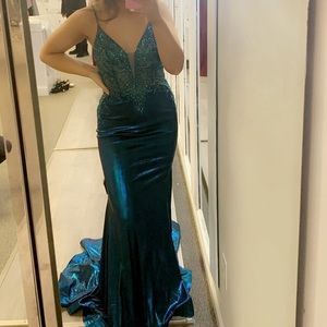 ELLIE WILDE PROM DRESS